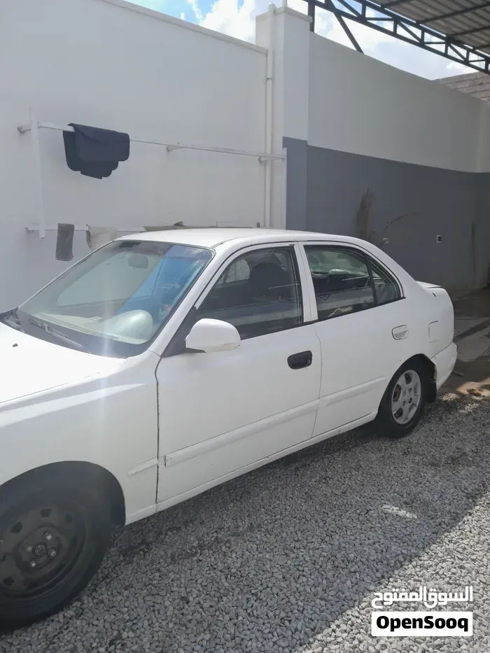 Hyundai Verna 2010 photo 2