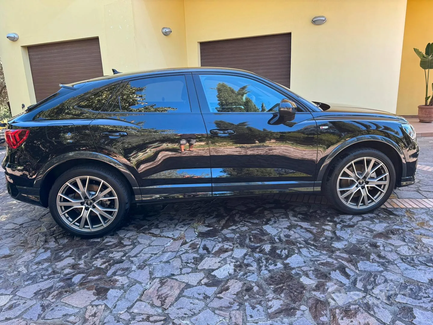 Audi Q3 2023 photo 2