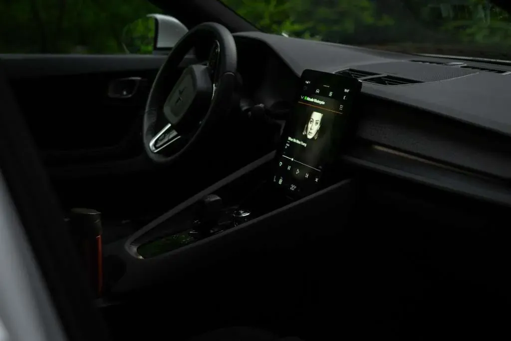 Polestar 2 2022 photo 3