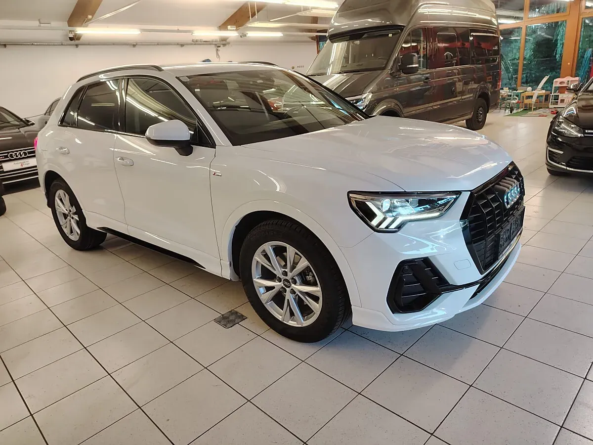 Audi Q3 2022 photo 3