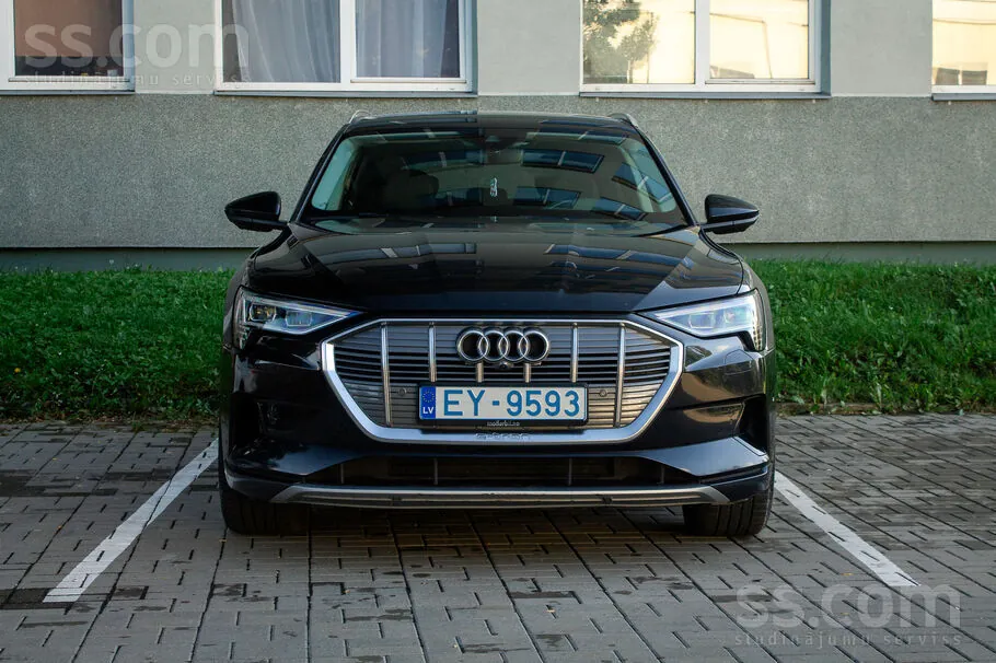 Audi E-Tron 2019 photo 2