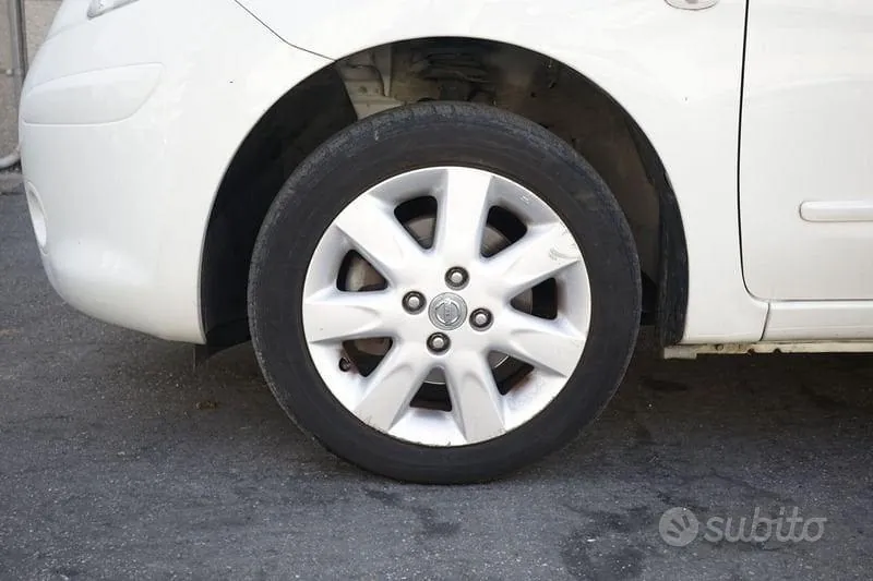 Nissan Micra 2011 photo 5