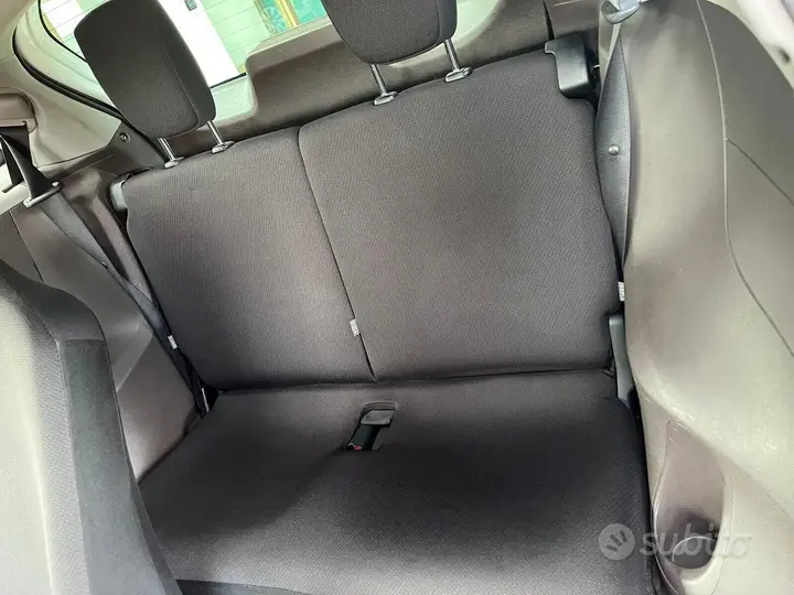 Toyota Iq 2009 photo 4