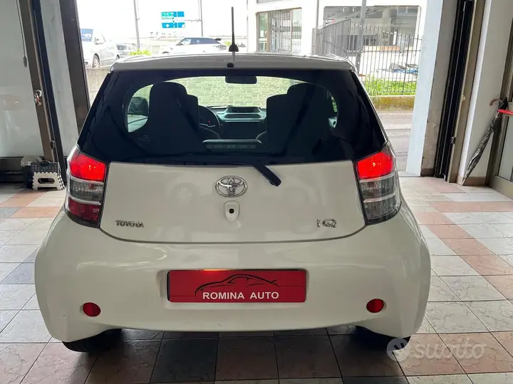 Toyota Iq 2009 photo 3