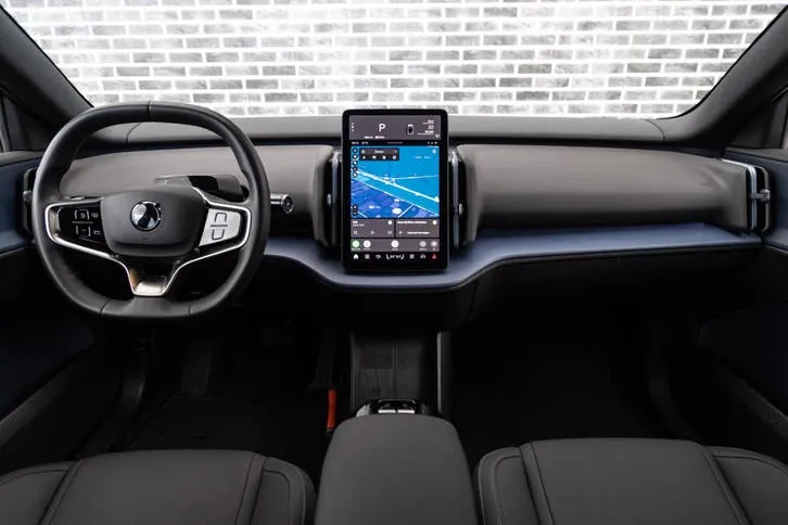 Volvo Ex30 2025 photo 2