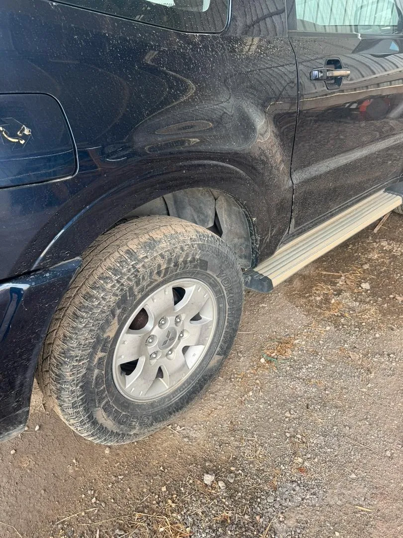 Mitsubishi Pajero 2003 photo 3