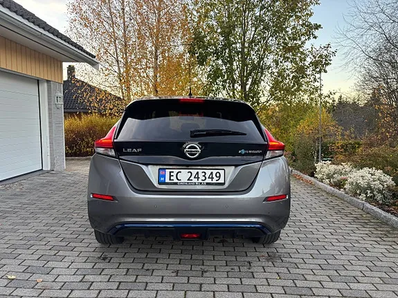 Nissan Leaf 2021 photo 2