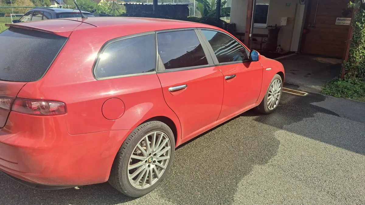 Alfa Romeo 159 2009 photo 3