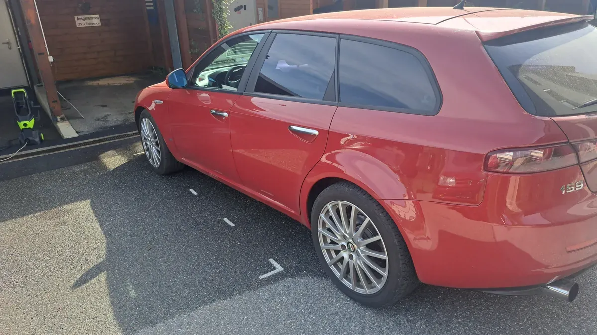 Alfa Romeo 159 2009 photo 2