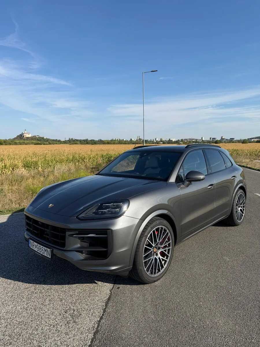 Porsche Cayenne 2024 photo 2