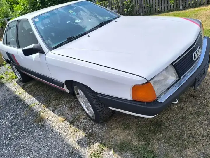Audi 100 1989 photo 2
