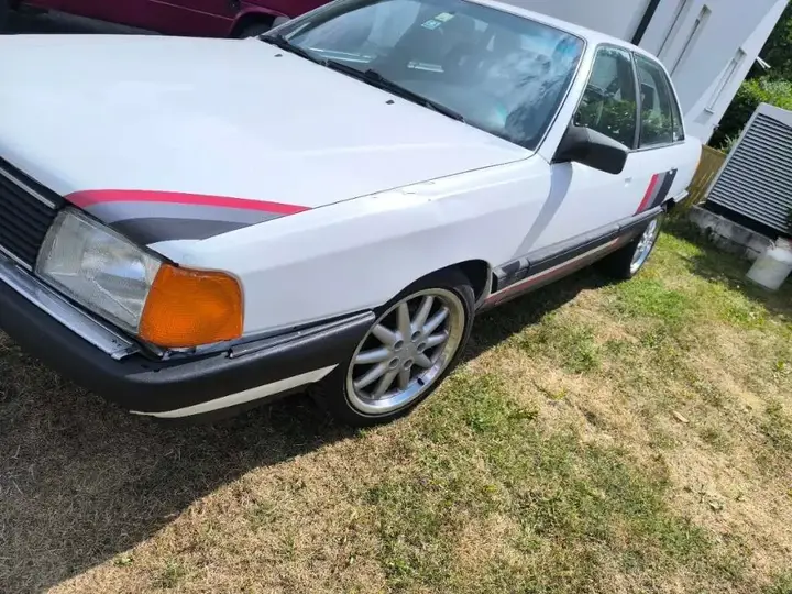 Audi 100
