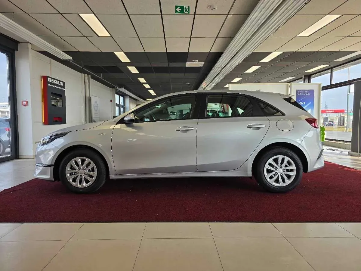Kia Ceed 2025 photo 2