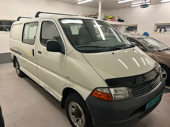 Toyota Hiace 2005 photo 2