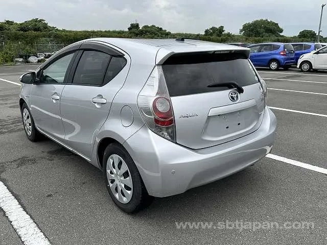 Toyota Aqua S 2014 photo 3