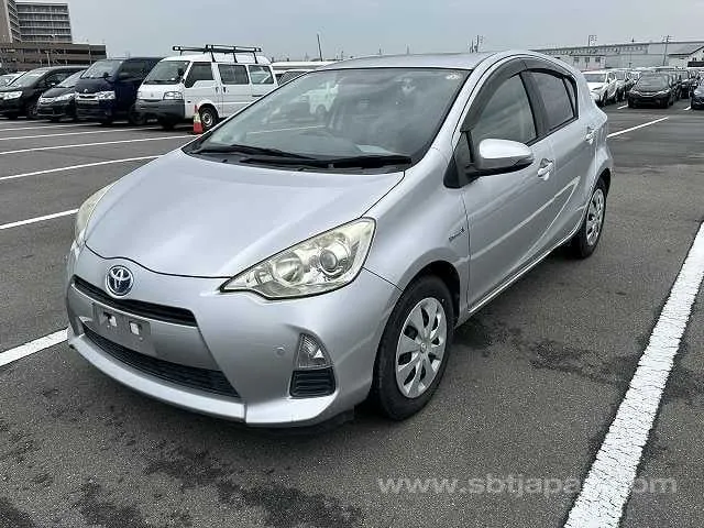 Toyota Aqua S 2014 photo 2