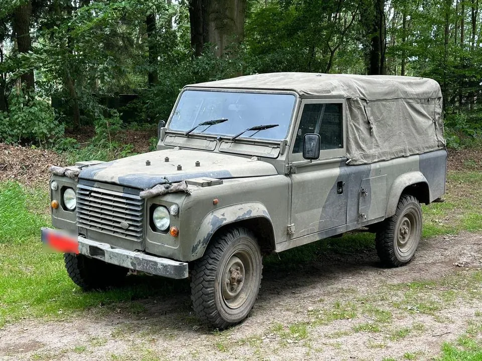 Land Rover Defender