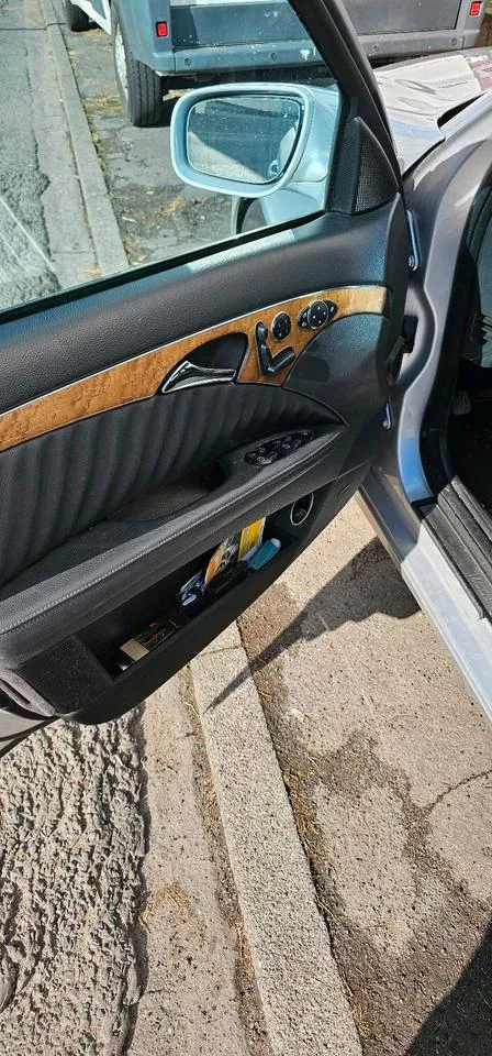 Mercedes-Benz W211