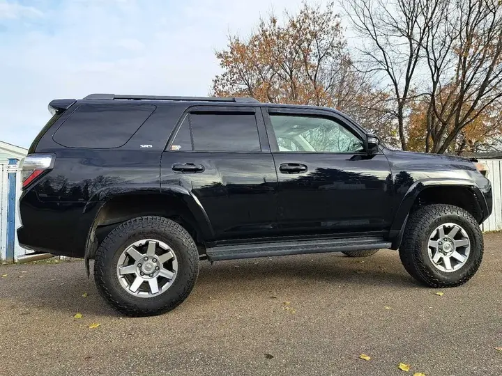 Toyota 4Runner 2015 photo 2