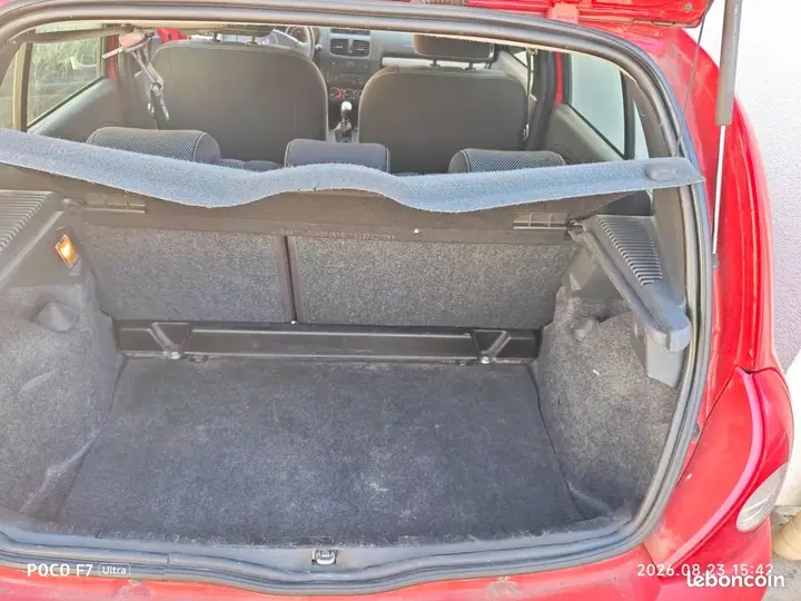 Renault Clio 2012 photo 2