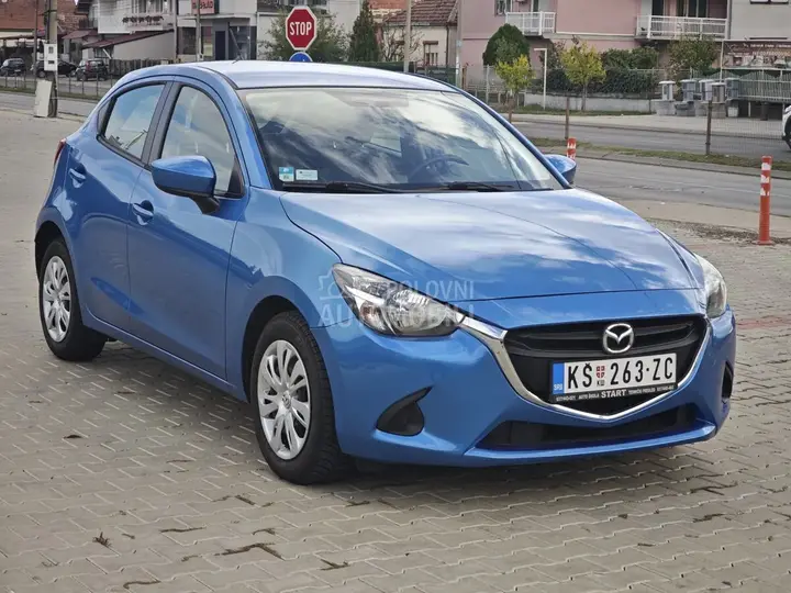 Mazda 2 2015 photo 4