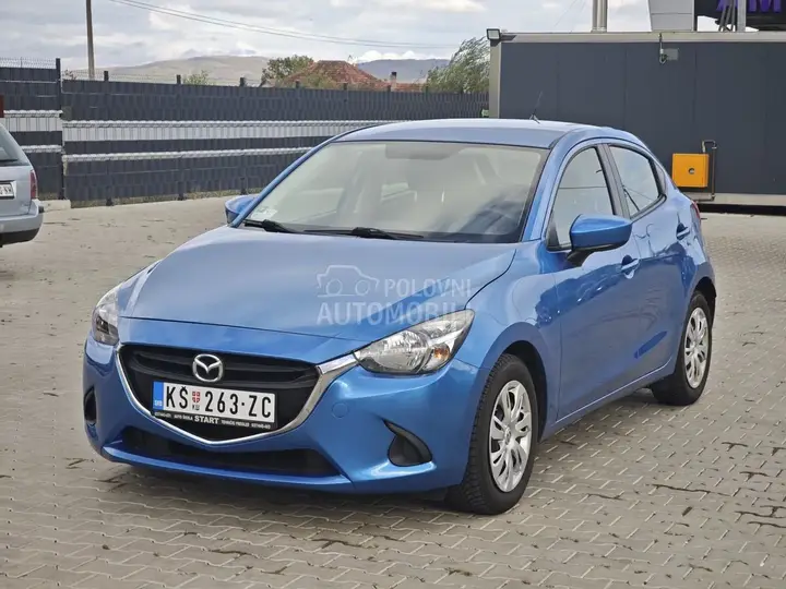 Mazda 2 2015 photo 2