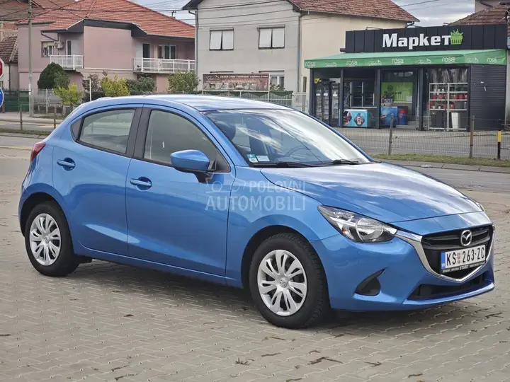 Mazda 2 2015 photo 5