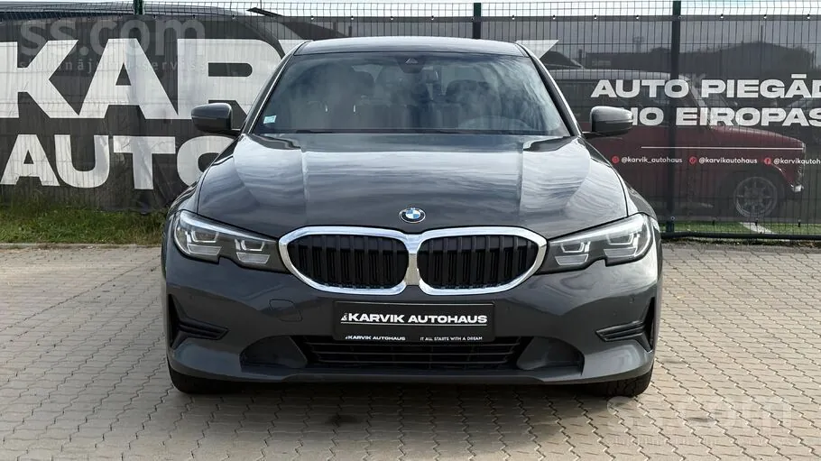 BMW 330E