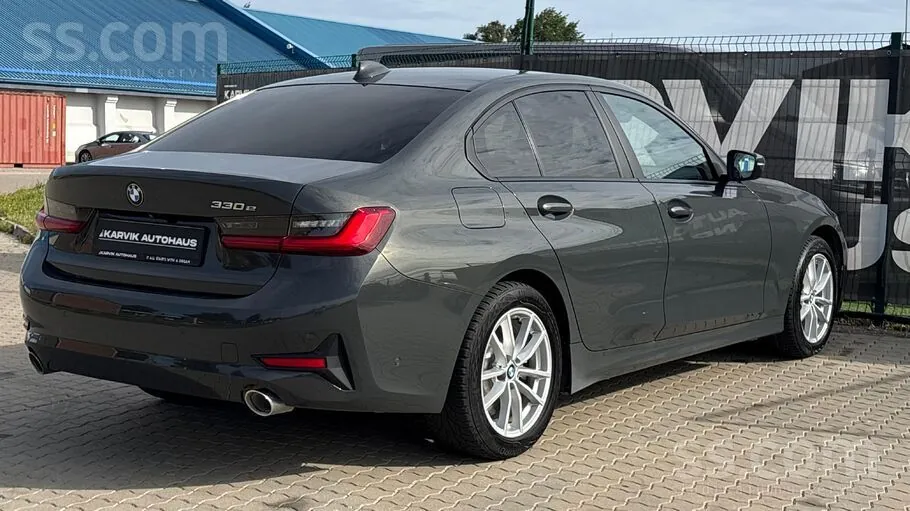 BMW 330E 2021 photo 4