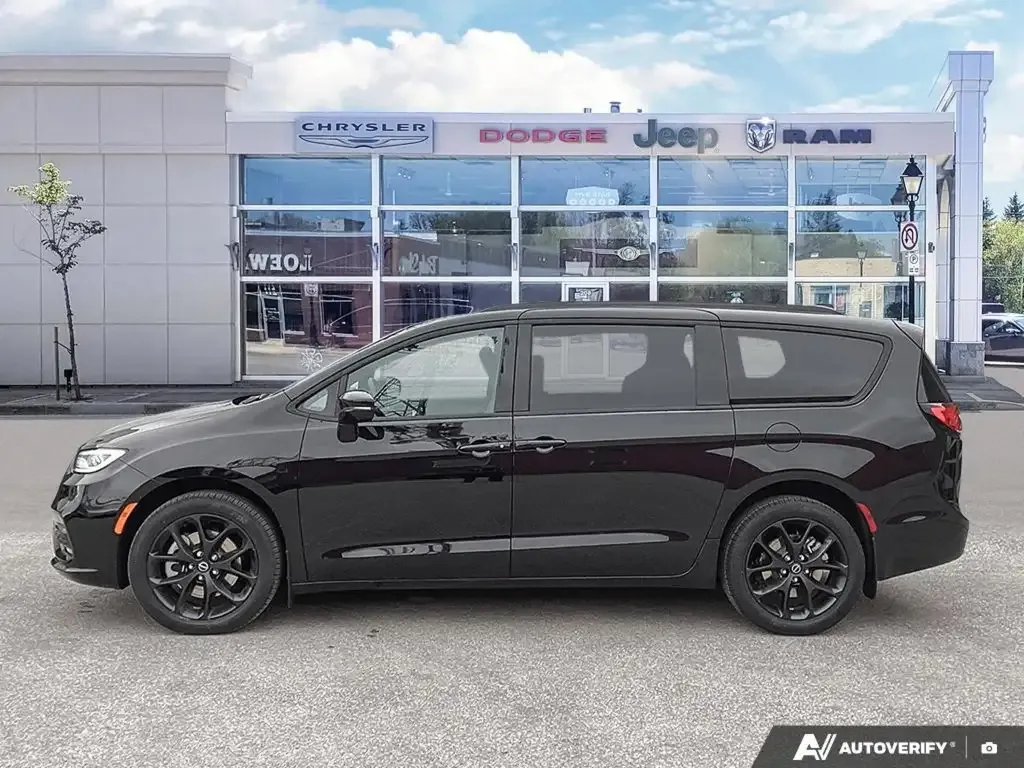 Chrysler Pacifica 2026 photo 5
