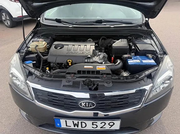 Kia Ceed 2012 photo 2