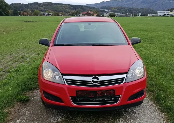 Opel Astra 2009 photo 2