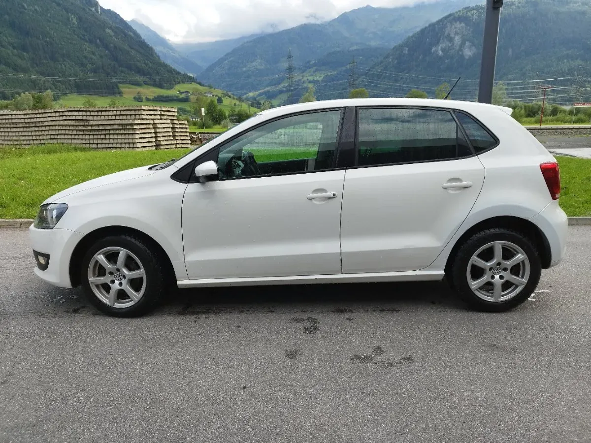 Volkswagen Polo 2010 photo 2