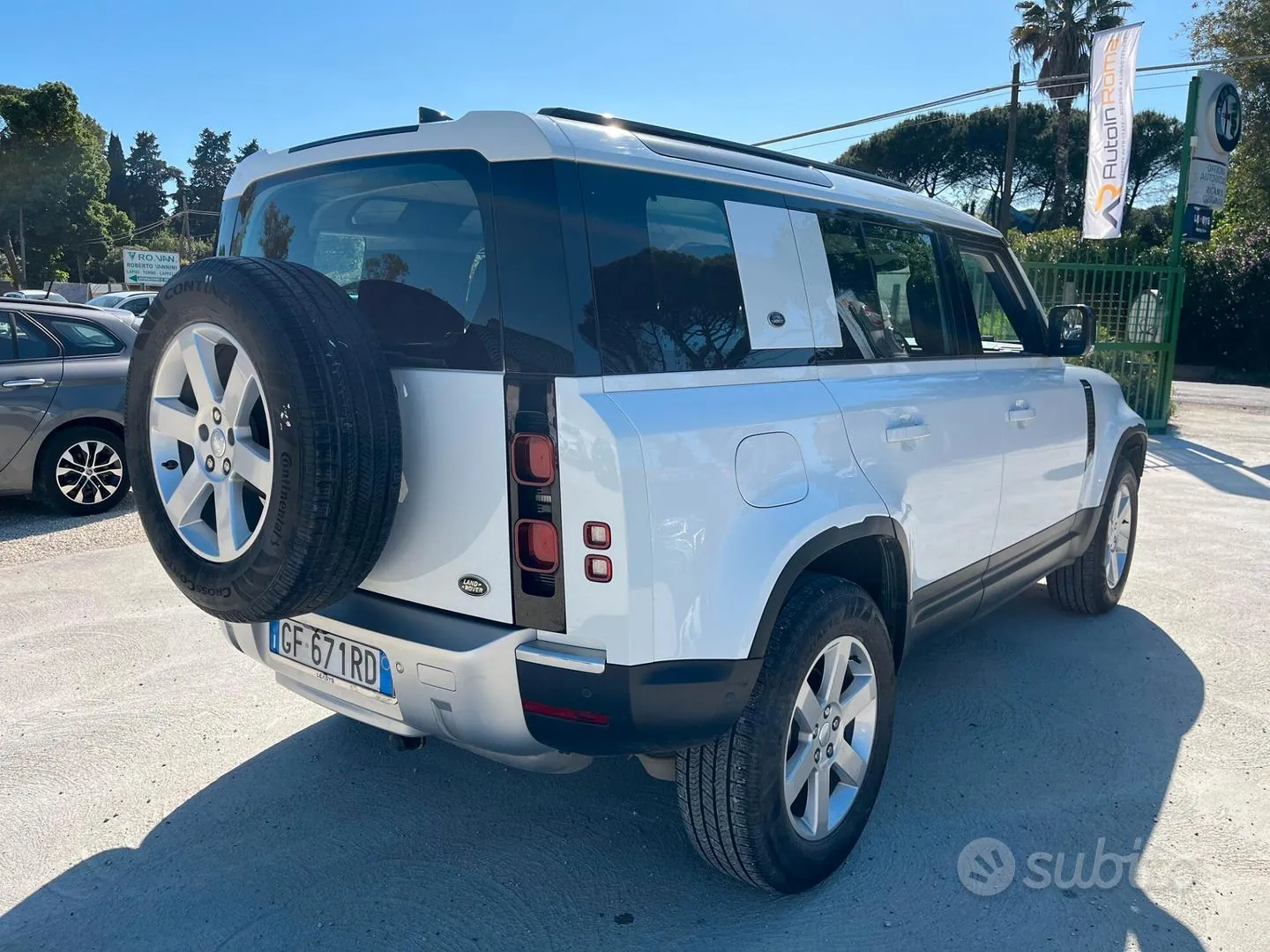 Land Rover Defender 2021 photo 5