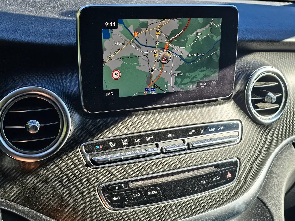 Mercedes-Benz V-Class 2017 photo 2