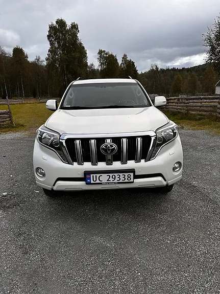Toyota Land Cruiser 2016 photo 2