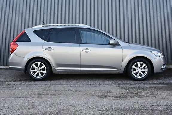 Kia Ceed 2010 photo 3