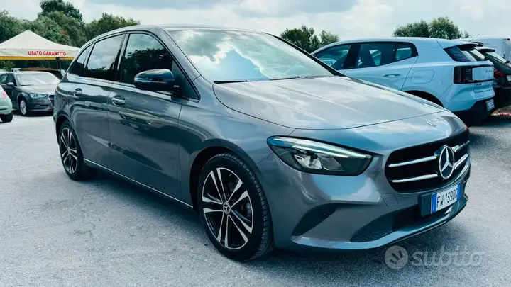 Mercedes-Benz B 180
