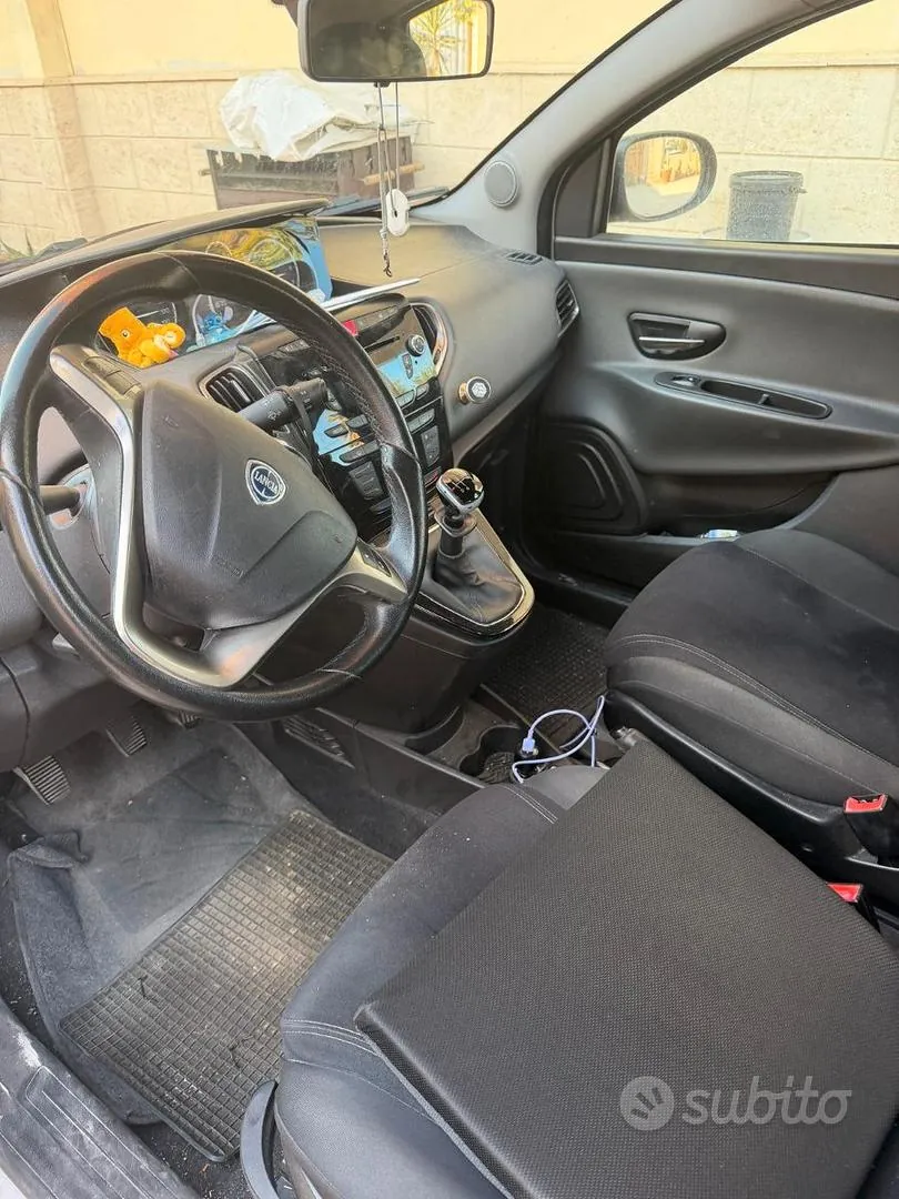 Lancia Ypsilon 2015 photo 5