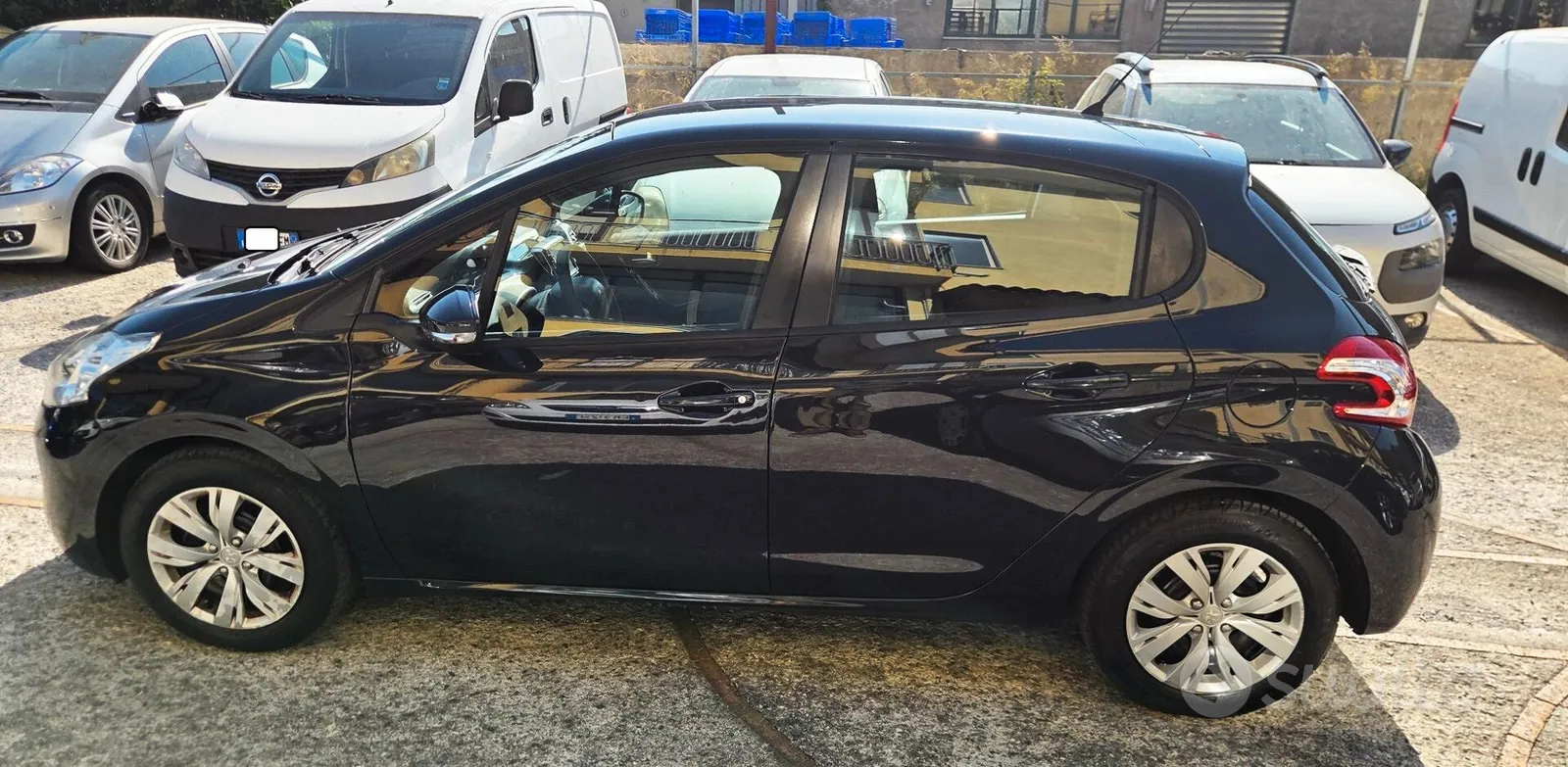 Peugeot 208 2015 photo 5