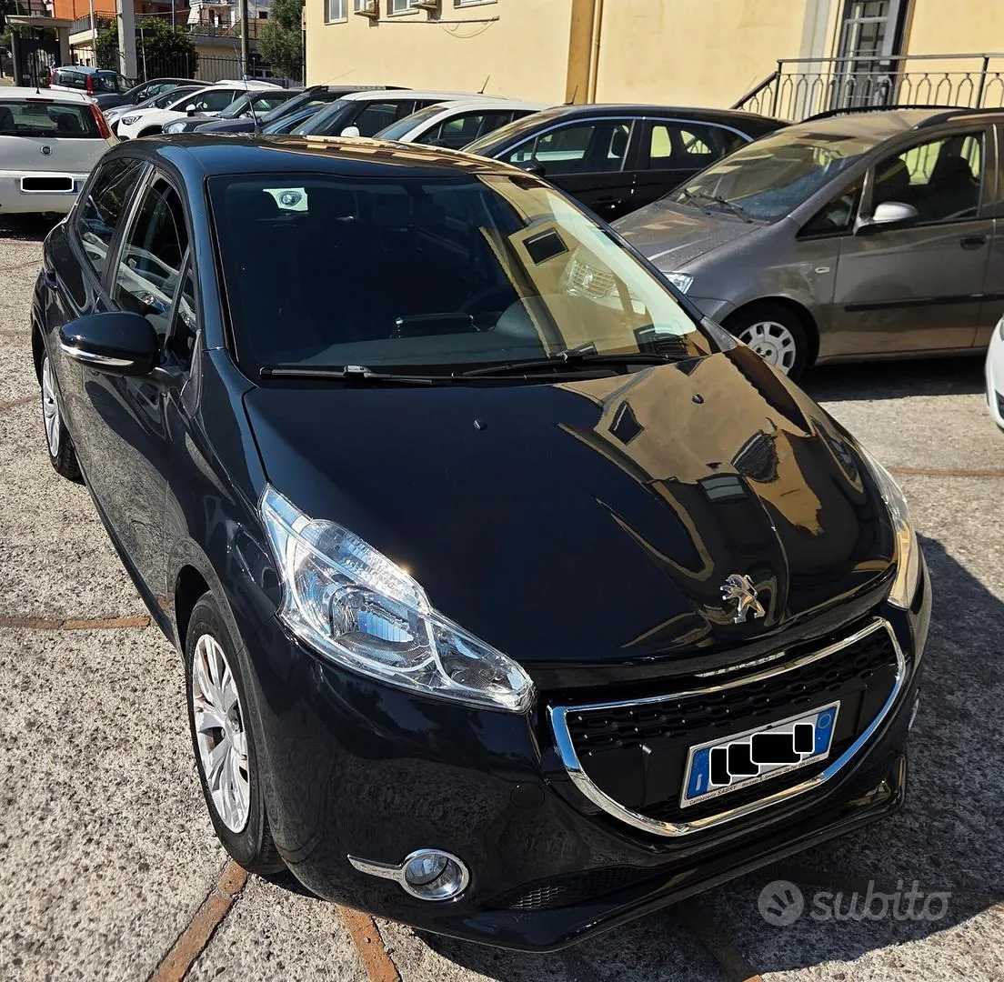 Peugeot 208 2015 photo 2
