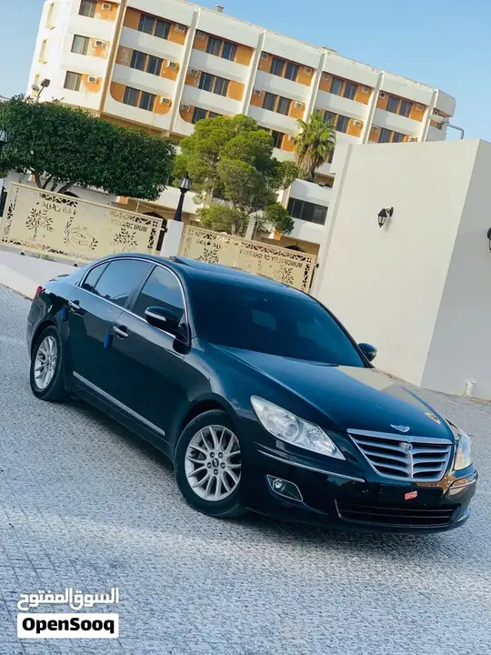 Genesis G80 2010 photo 2