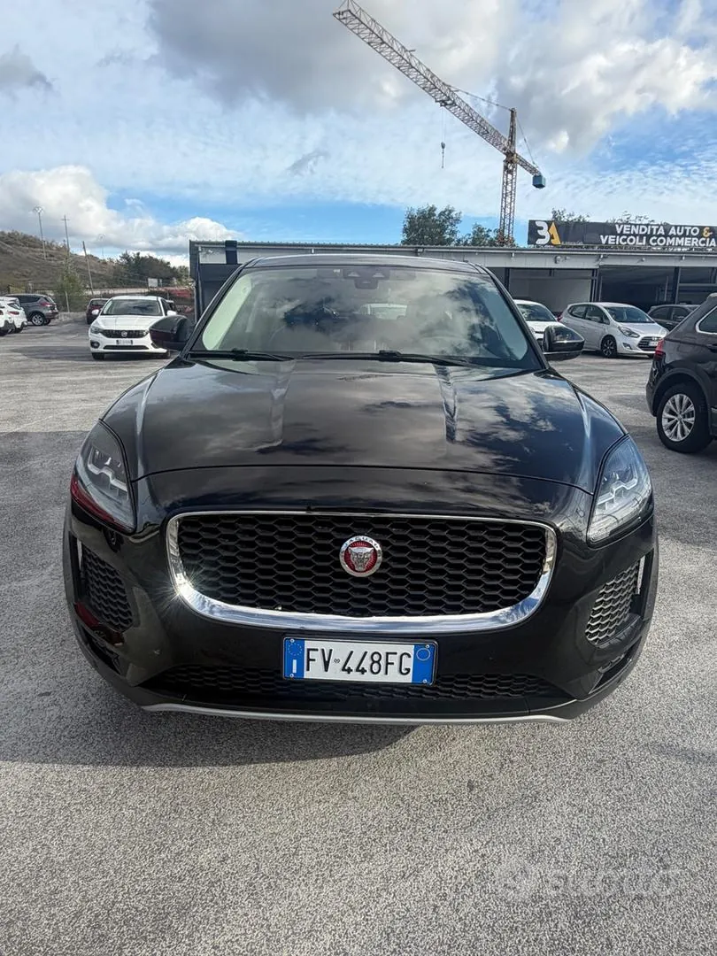 Jaguar E-Pace 2019 photo 2