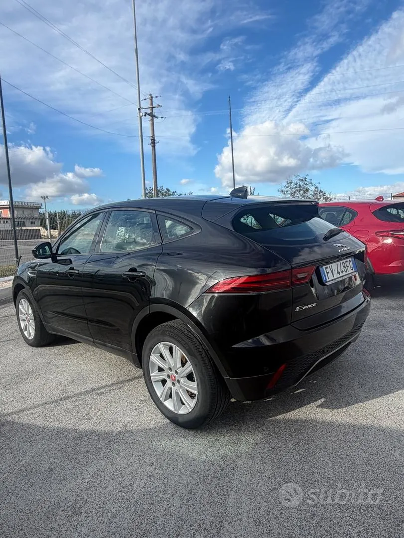 Jaguar E-Pace 2019 photo 3