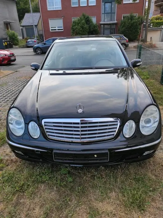 Mercedes-Benz E 200