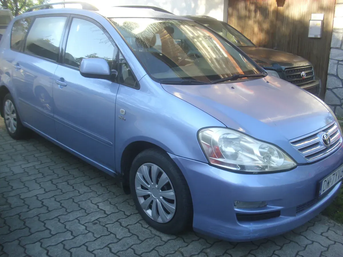 Toyota Avensis 2005 photo 2