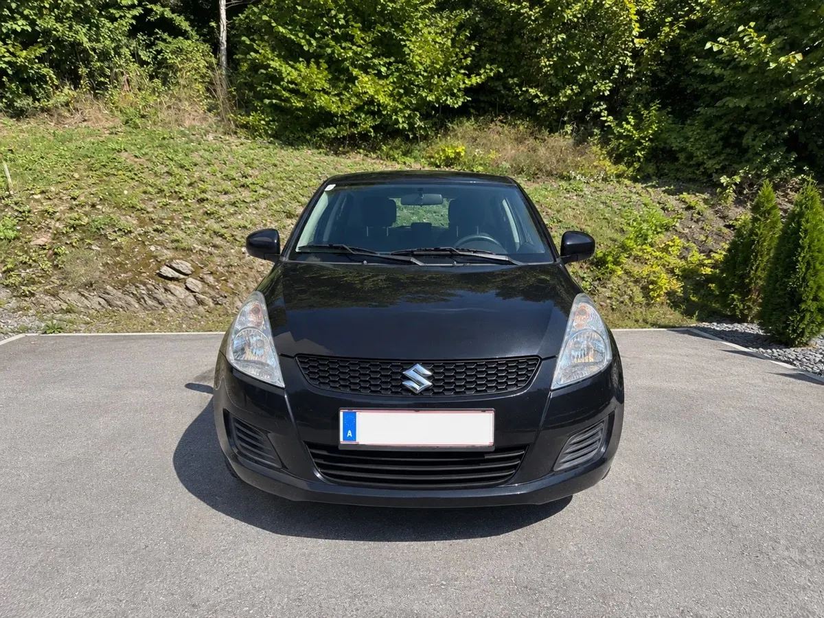 Suzuki Swift 2011 photo 2
