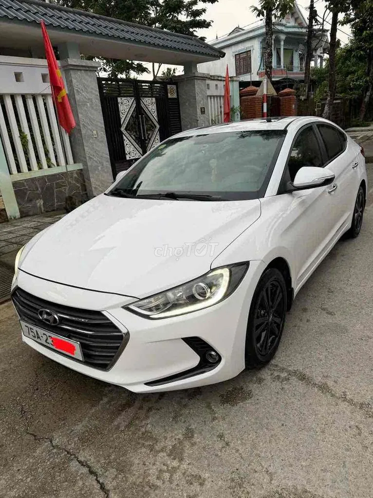 Hyundai Elantra 2018 photo 2