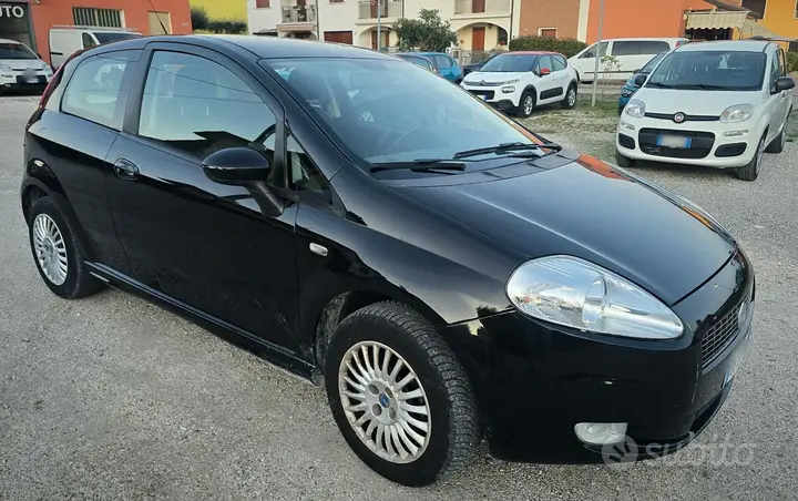 Fiat Grande Punto 2006 photo 4