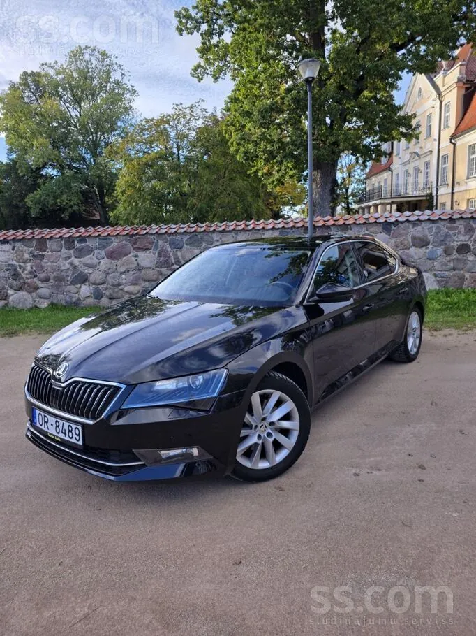 Skoda Superb 2018 photo 2